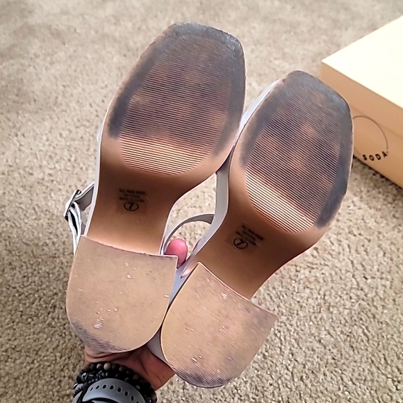 Woman's Soda Launch Silver Shimmer Open Toe Platform Chunky Heeled Sandals - Picture 6 of 7